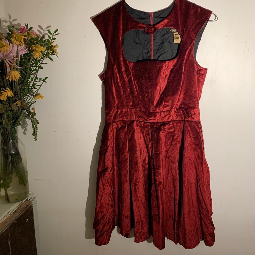 Vintage red velvet pleated dress
